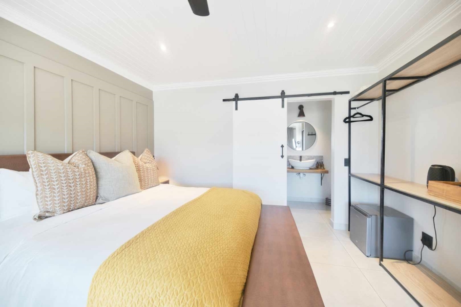 9 Bedroom Property for Sale in Westcliff Western Cape